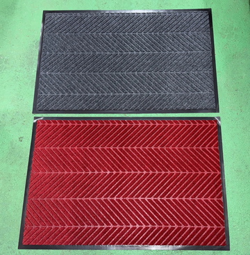 未使用玄関フロア用マット　90cm＊60cm　赤色　黒色 イメージ1