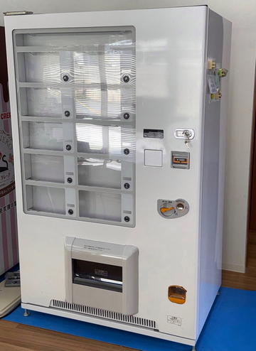 中古良品　冷凍自動販売機　FFS107WFXU1 イメージ1