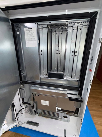 中古良品 冷凍自動販売機 FFS107WFXU1 イメージ5