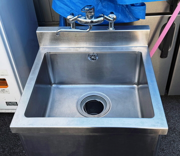 中古　ステンレス一槽シンク　600＊600 イメージ2