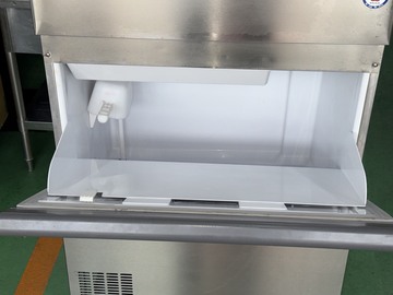 バーチカルタイプキユーブアイス製氷機 FIC-A95KV3 イメージ3